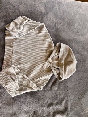 ALO Yoga Ribbed Muse hoodie  - heather gray